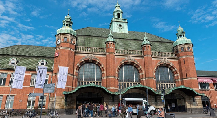 Deutschland Lübeck Hauptbahnhof